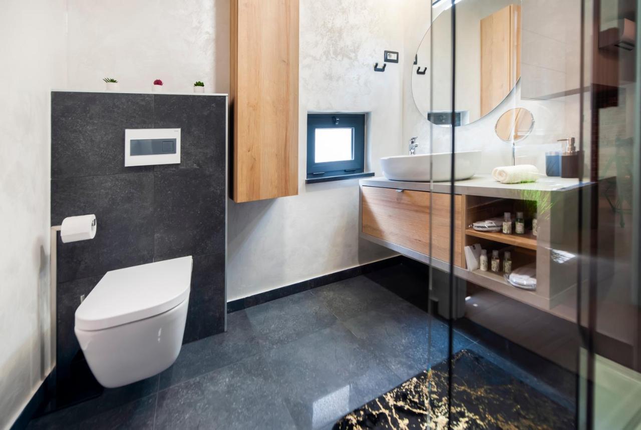 Dc II Downtown Apartment Ровинь Экстерьер фото