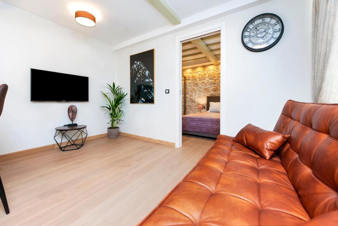 Dc II Downtown Apartment Ровинь Экстерьер фото