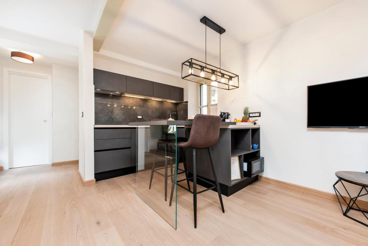 Dc II Downtown Apartment Ровинь Экстерьер фото
