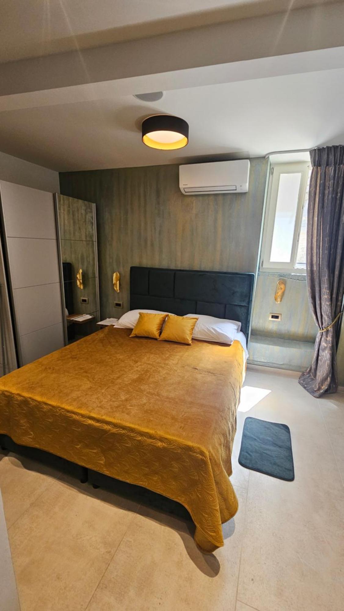 Dc II Downtown Apartment Ровинь Номер фото
