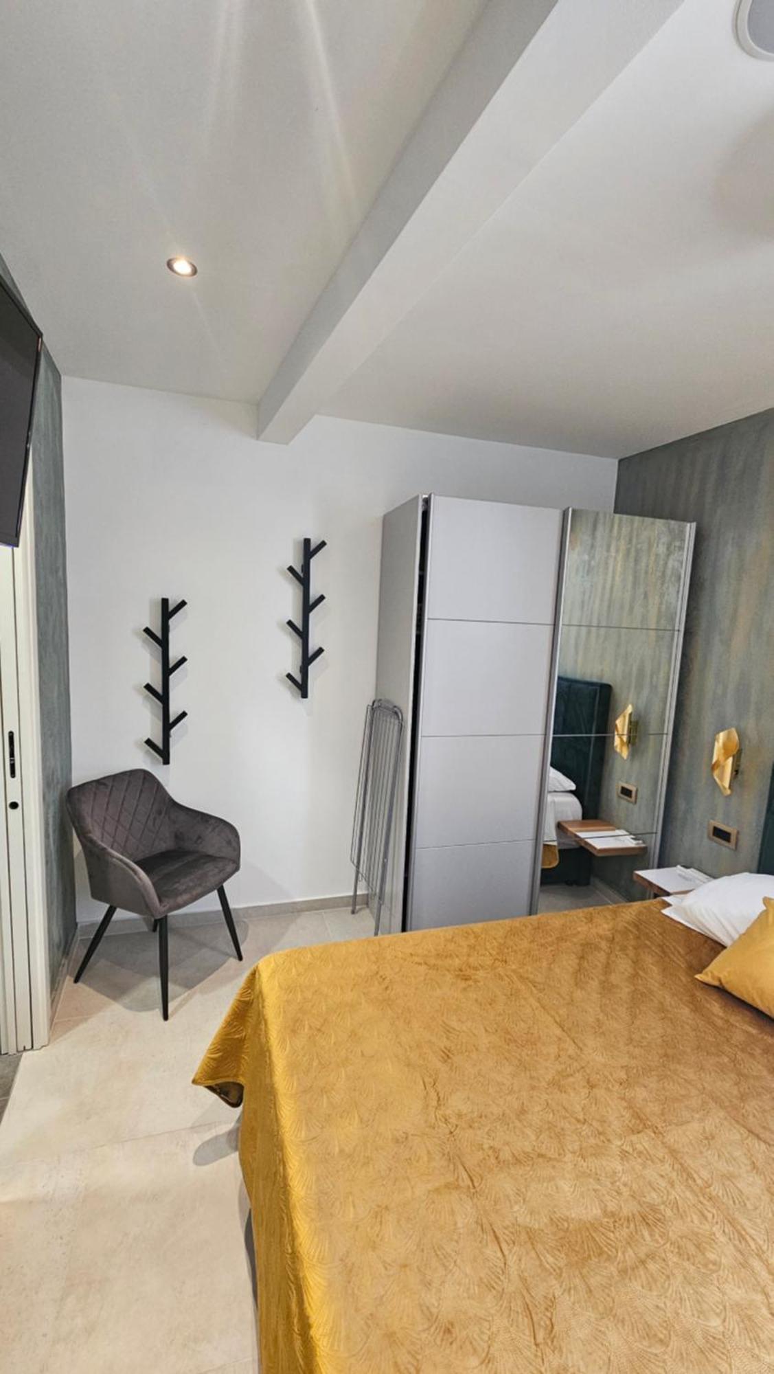 Dc II Downtown Apartment Ровинь Номер фото