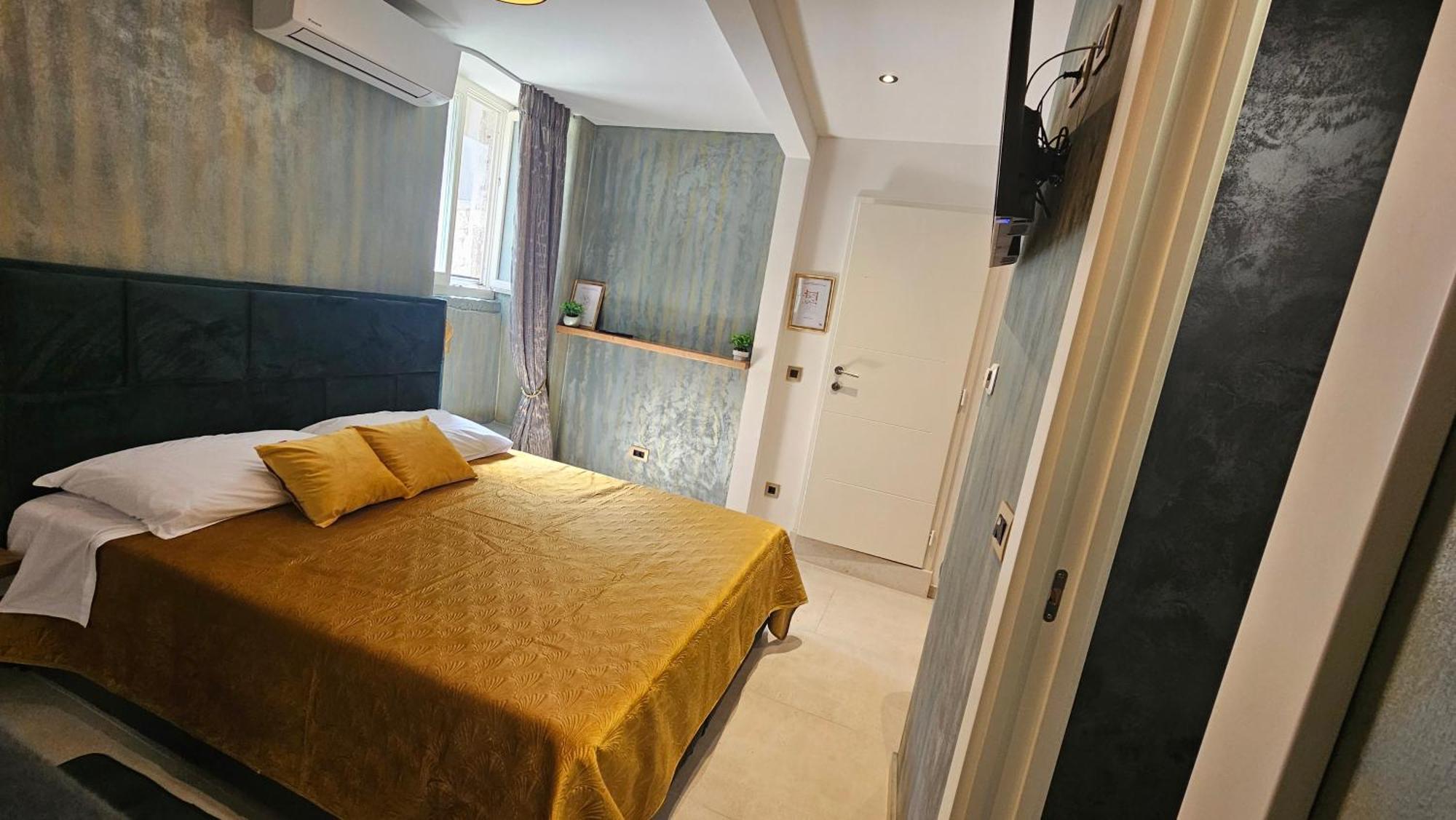 Dc II Downtown Apartment Ровинь Номер фото